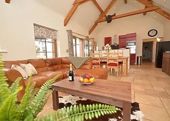 Spacious lounge/kitchen/diner