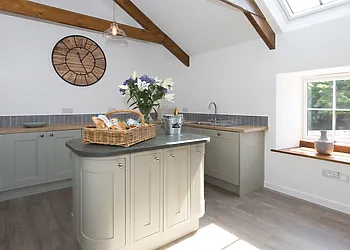 A wonderful scoial space for a drink whilst preparing dinner