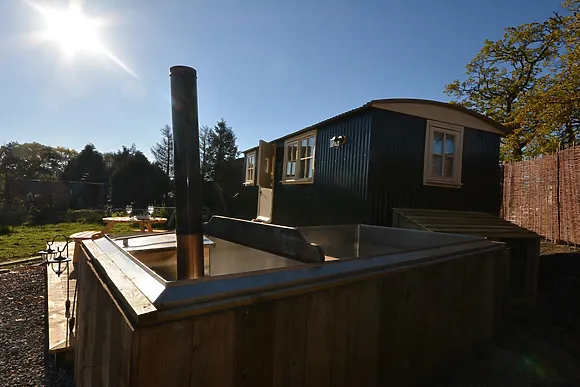 Beacons Hot Tub Retreat