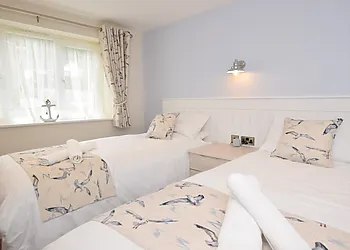Twin bedroom