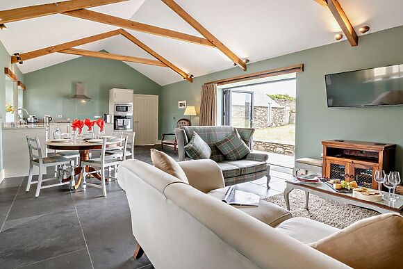 St Davids Long House