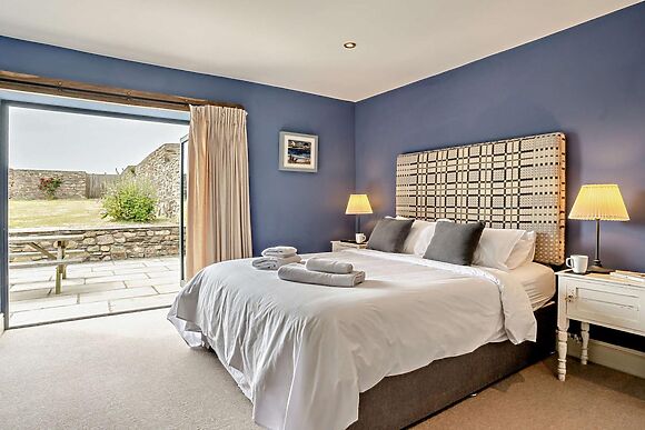 St Davids Long House