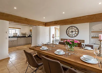 Sociable dining kitchen 