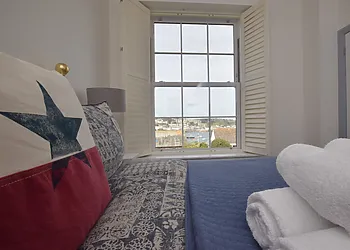 Wake up to breathtaking views of the River Fowey