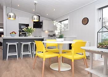 Spacious open-plan lounge/kitchen/diner