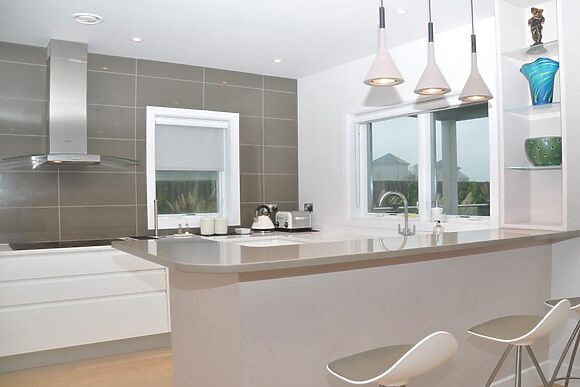 The Summer Lake Retreat Cotswold Water