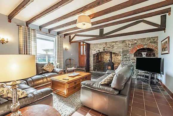 Lower Nash Farmhouse