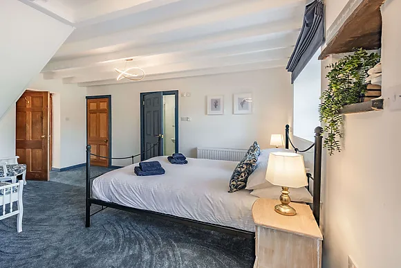 Lower Nash Farmhouse