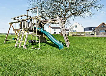 Shared lawn and play area 
