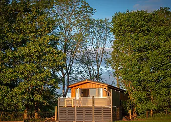 Lodge nested in woodland with unspoilt views