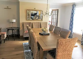 Stylish dining room, perfect for entertaining