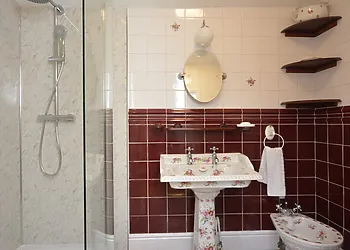 En-suite shower room and WC