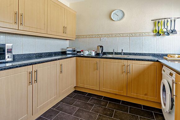 2-Bedroom Apartment with Log Burner near Saundersfoot Bay