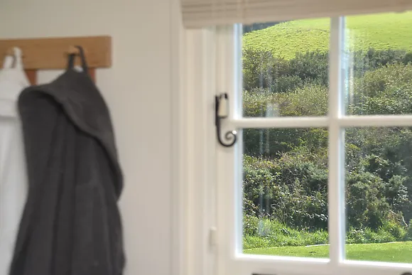 Reddivallen Lakeside Hut