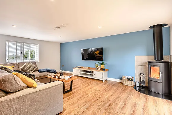 Honey Bee Wild Meadow Cottages