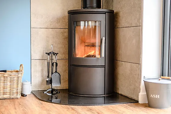 Honey Bee Wild Meadow Cottages