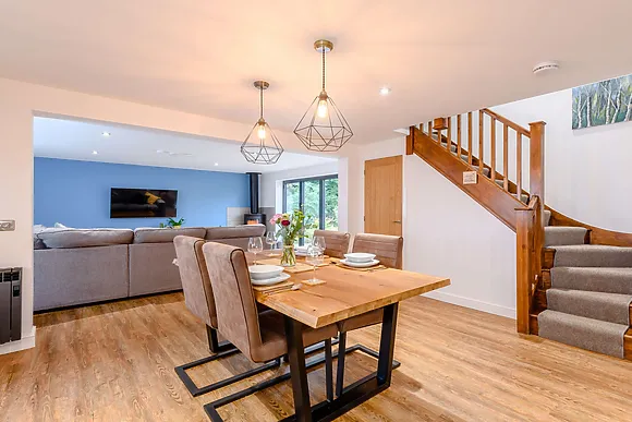 Honey Bee Wild Meadow Cottages