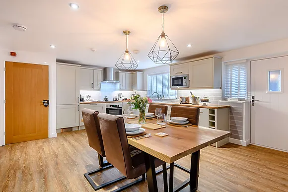 Honey Bee Wild Meadow Cottages