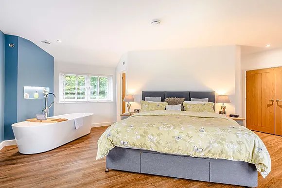 Honey Bee Wild Meadow Cottages