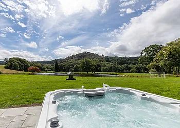 Awe-inspring views from the bubbling hot tub