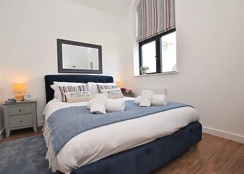 King-sized luxury bedroom