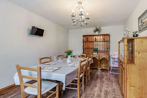 The Watering Hole Gwernfeistrol