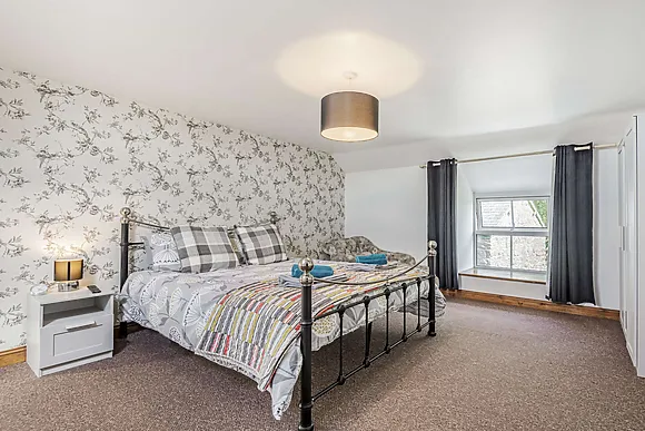 The Watering Hole Gwernfeistrol