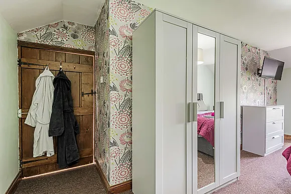 The Watering Hole Gwernfeistrol