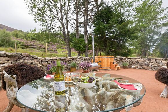 1-Bedroom Hot Tub Cottage in Braemar