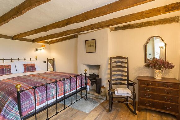 1-Bedroom Hot Tub Cottage in Braemar