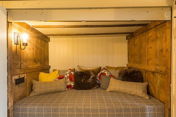 1-Bedroom Hot Tub Cottage in Braemar