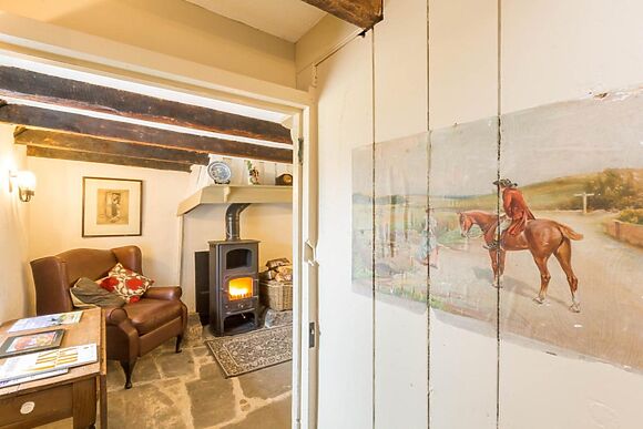 1-Bedroom Hot Tub Cottage in Braemar