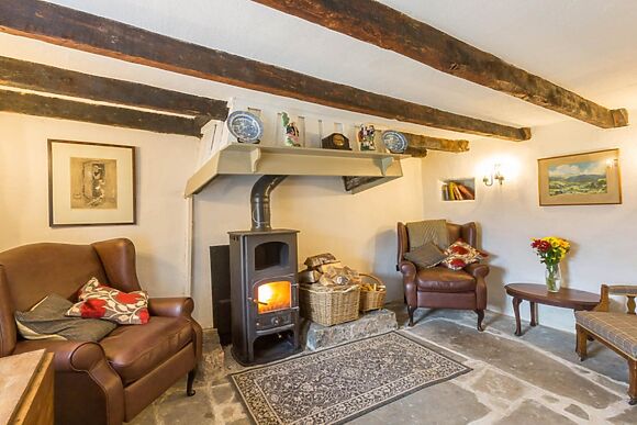 1-Bedroom Hot Tub Cottage in Braemar