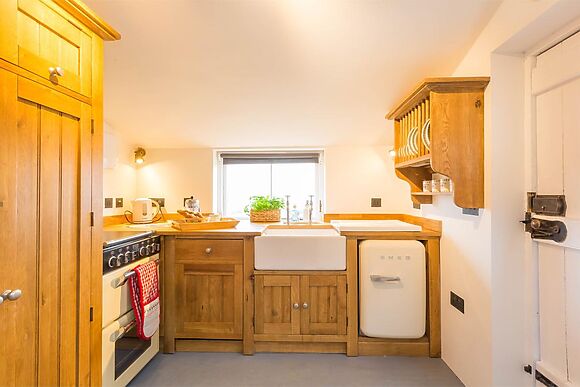 1-Bedroom Hot Tub Cottage in Braemar