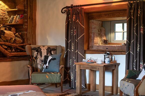 4-Bedroom Hot Tub Cottage in Largs
