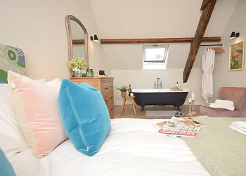 Light and spacious room