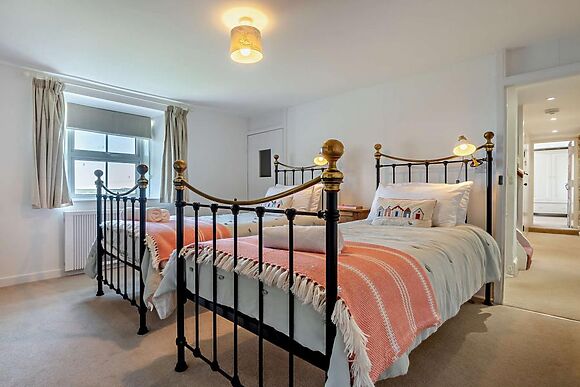 Sea View Acton