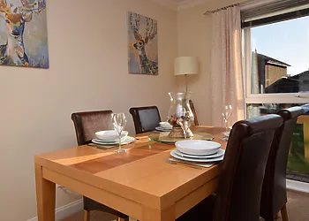 Enjoy romantic or family meals together