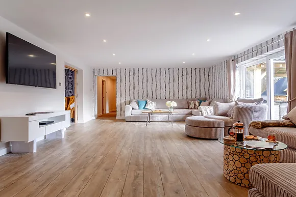 Riverbank House