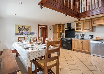 Enjoy a family meal together in the kitchen/diner