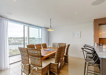 Stunning dining room/kitchen