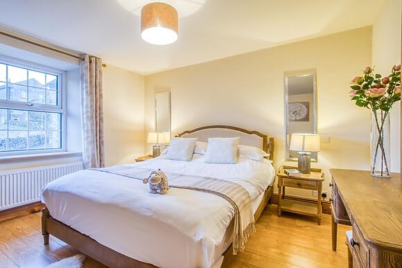 Snake And Diamond Cottage