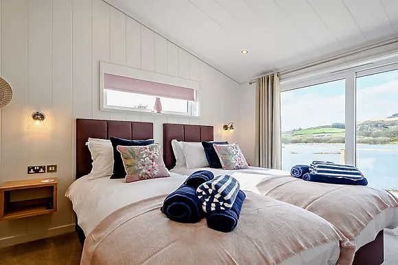 Holly Lodge At Bengairn