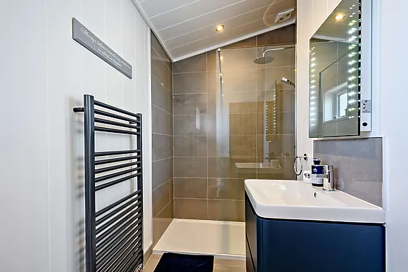 Holly Lodge At Bengairn