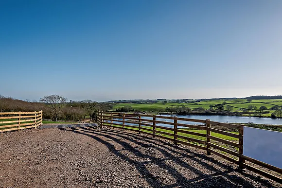 Holly Lodge At Bengairn
