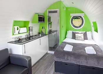 Well- equipped with all you need to make a lovely meal for two