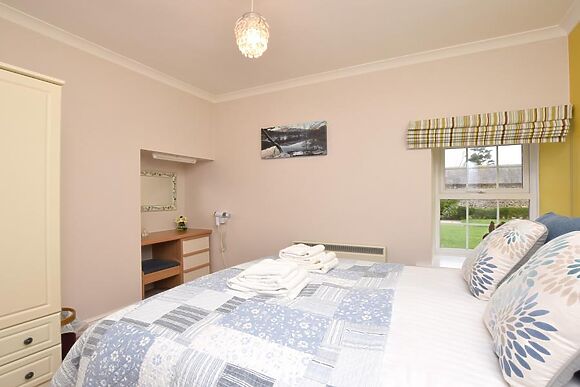 Peacock Cottage Newton By The Sea