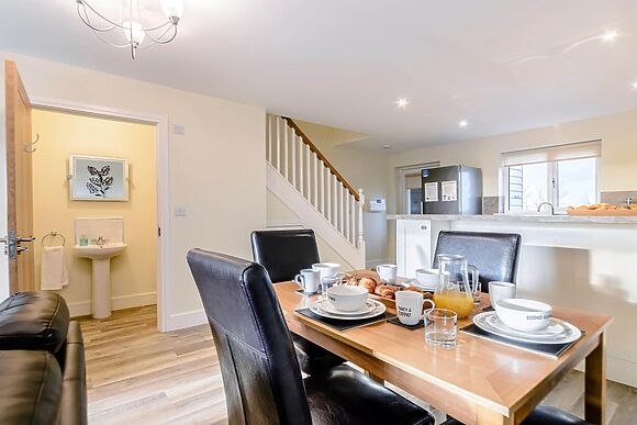 Daisy Lodge 6