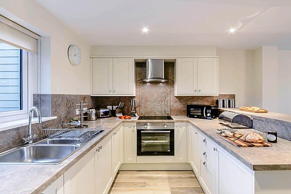 Daisy Lodge 6