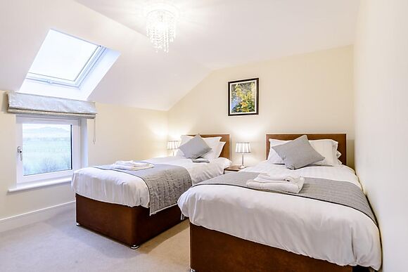 Daisy Lodge 6